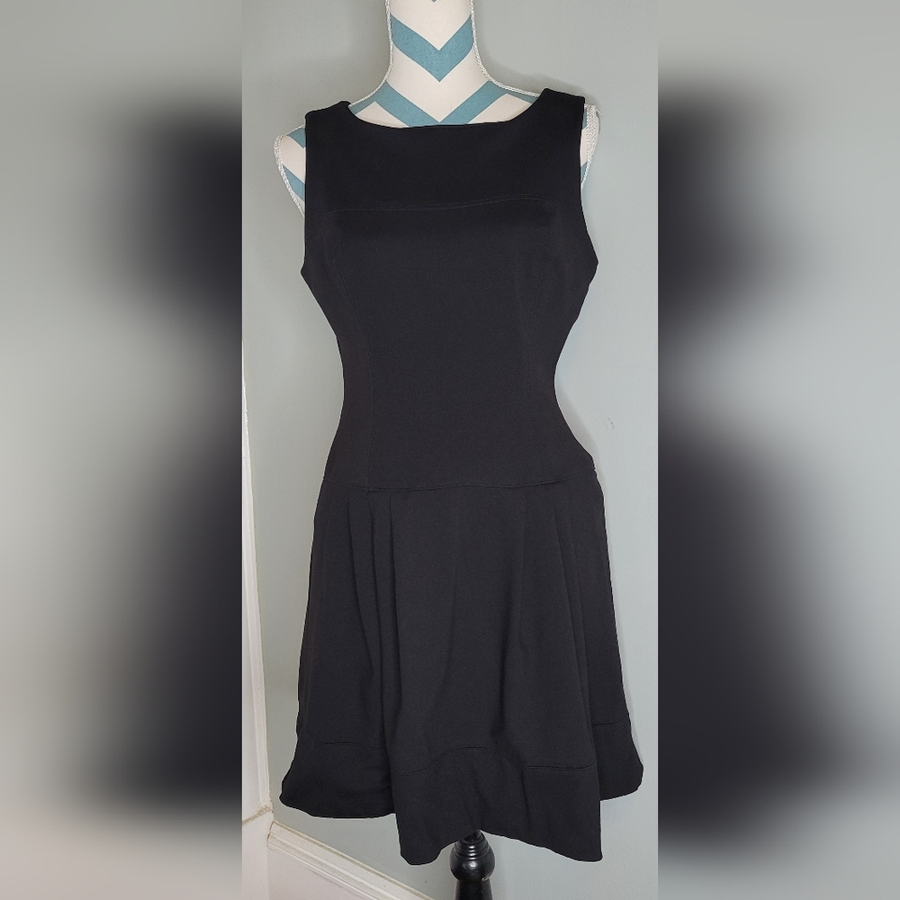 Black Sleveless Midi Dress